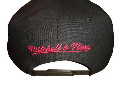 Chicago Bulls Mitchell & Ness Snapback - Graffiti Side